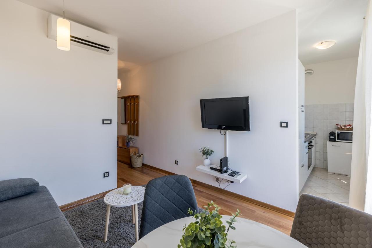 Apartment Split Karoglan 外观 照片